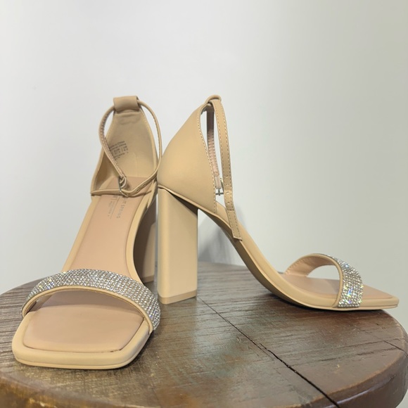 Call it Spring Luisa High heel sandals in nude with sparkle detail Size 7 - Picture 9 of 10